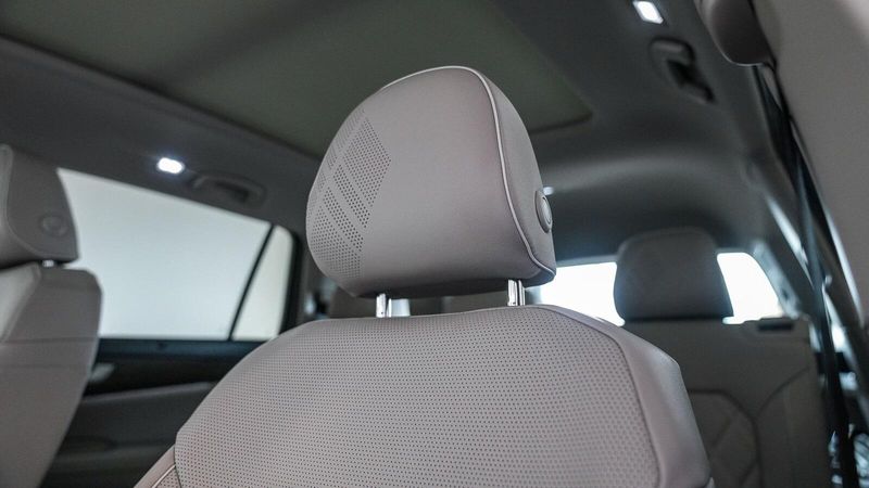 New 2025 Volkswagen Atlas 2.0T SEL Premium R-LineImage 25