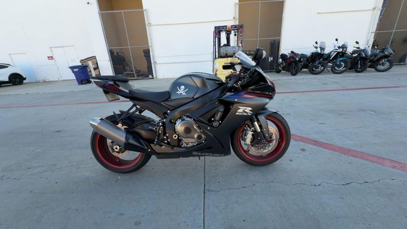 Used 2026 Suzuki GSX-R600 CA Image 2