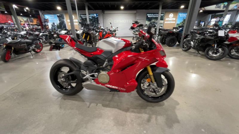 New 2026 Ducati PANIGALE V4 R Image 9