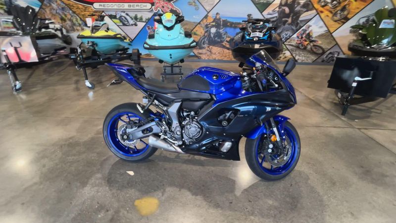 2024 Yamaha YZF-R7 Image 9