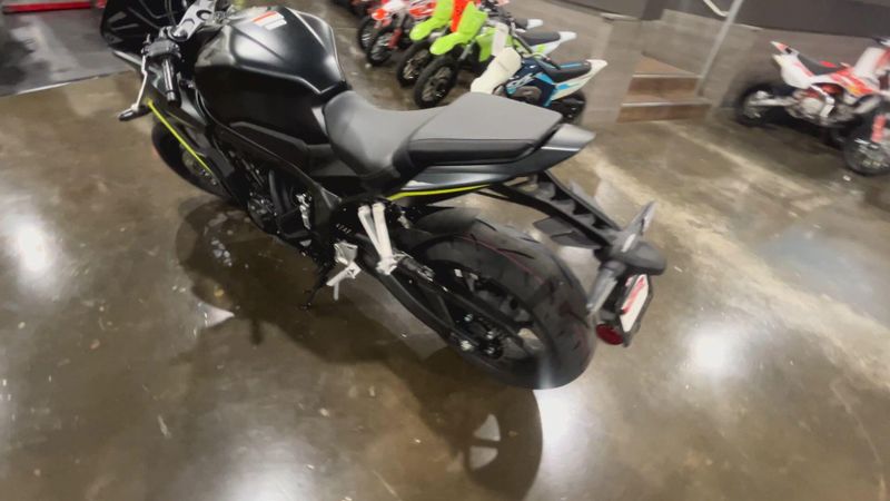 New 2026 Honda CBR650R E-CLUTCH Image 6