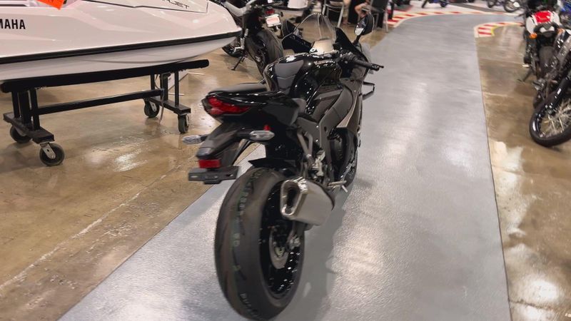 New 2026 Kawasaki NINJA ZX-10R Image 3