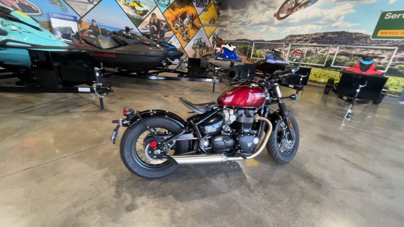 2022 Triumph Bobber Image 8