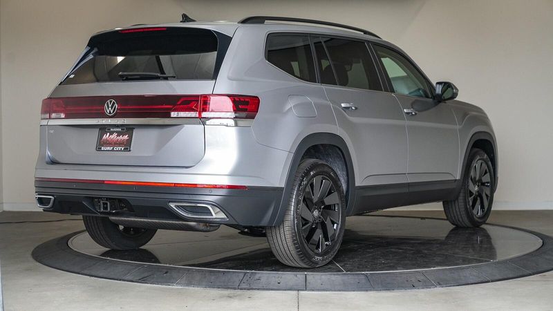 New 2025 Volkswagen Atlas 2.0T SE w/TechnologyImage 4