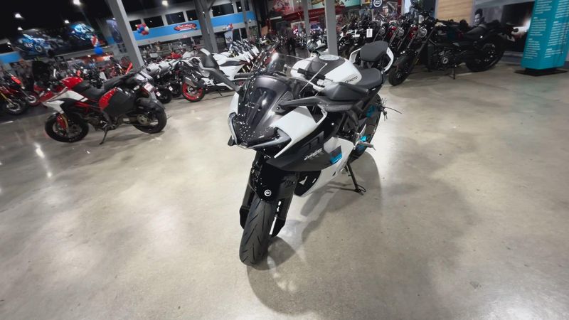 New 2025 CFMOTO 675SS Image 4