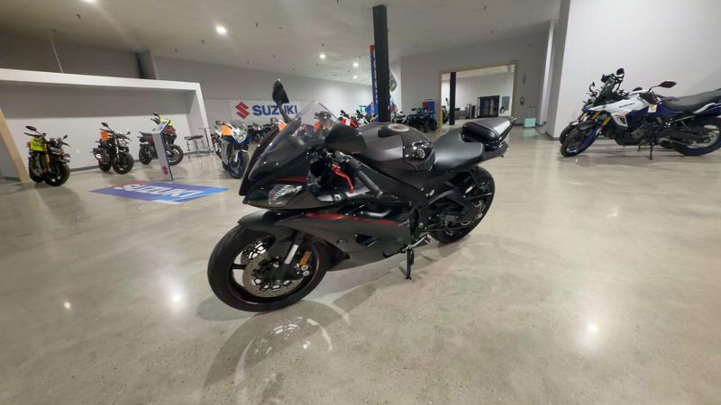 Used 2015 Yamaha YZF-R6 Image 9