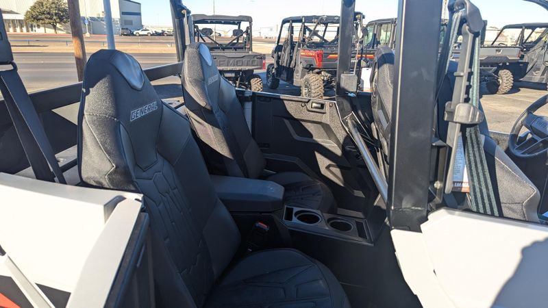 2025 Polaris GENERAL 4 1000 SPORT GHOST GRAY Image 13