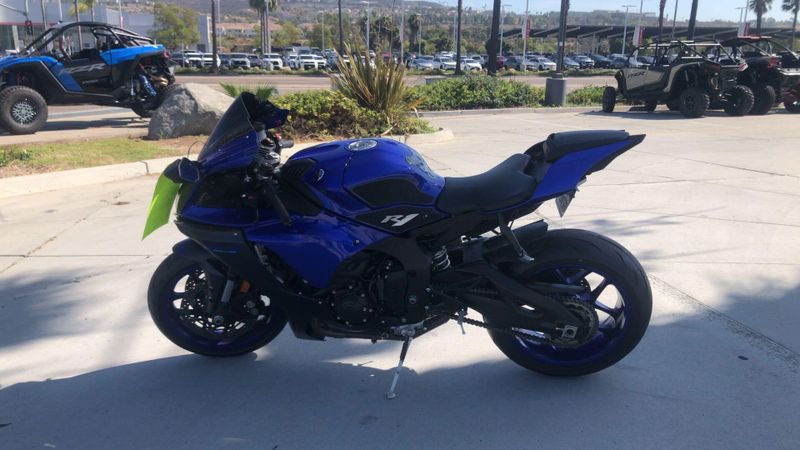 Used 2023 Yamaha YZF-R1 CA Image 5