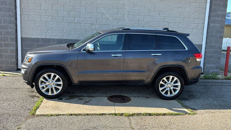 2017 Jeep Grand Cherokee LimitedImage 2