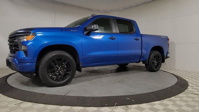 2022 Chevrolet Silverado 1500 Custom photo 4