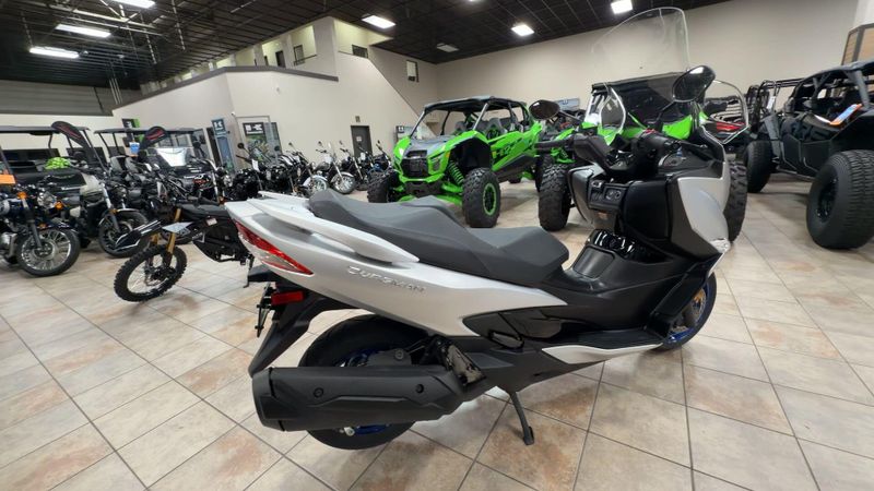 Used 2024 Suzuki Burgman 400 Image 9