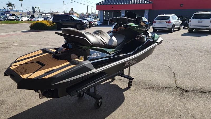 New 2025 Kawasaki JET SKI ULTRA 160LX Image 9