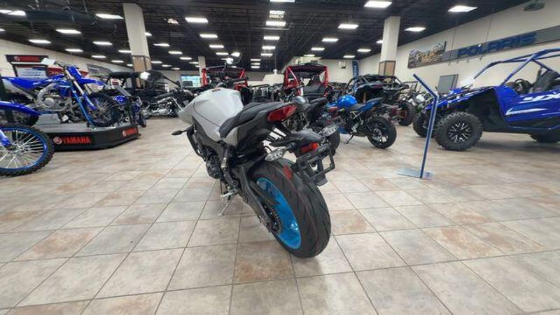 New 2026 Yamaha MT-10 Image 7