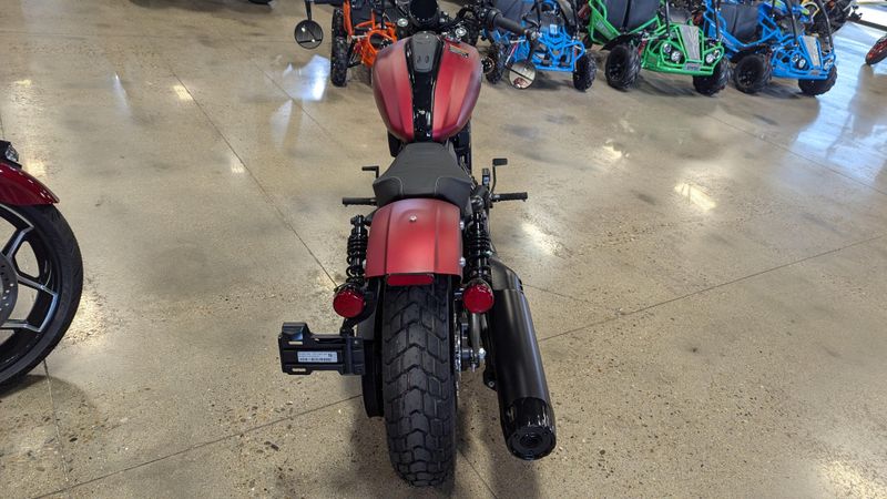 2025 INDIAN MOTORCYCLE INDIAN SCOUT BOBBER LIMITED WITH TECHNOLOGY PACKAGE SUNSET RED SMOKE in a SUNSET RED SMOKE exterior color. Family PowerSports (877) 886-1997 familypowersports.com 