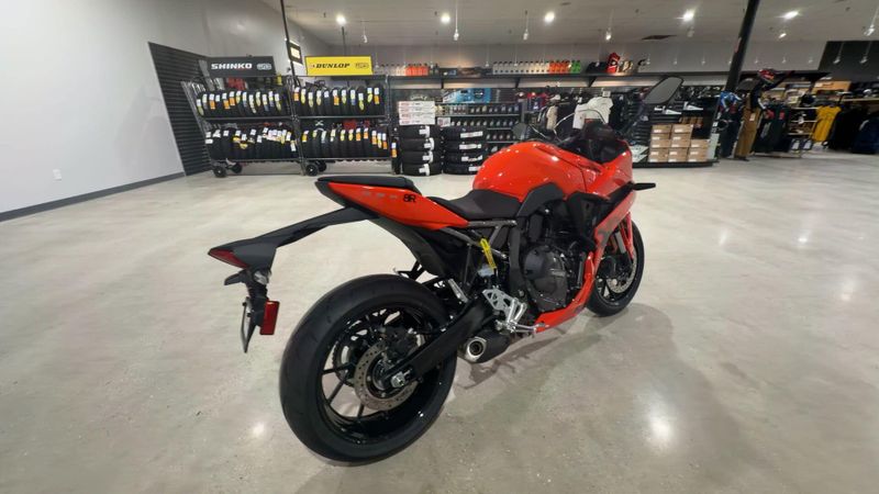 New 2026 Suzuki GSX-8R Image 4