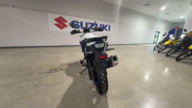 New 2026 Suzuki V STROM 800DE Image 3