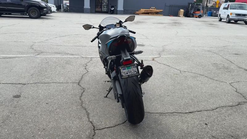 Used 2025 Kawasaki NINJA ZX-6R Image 7