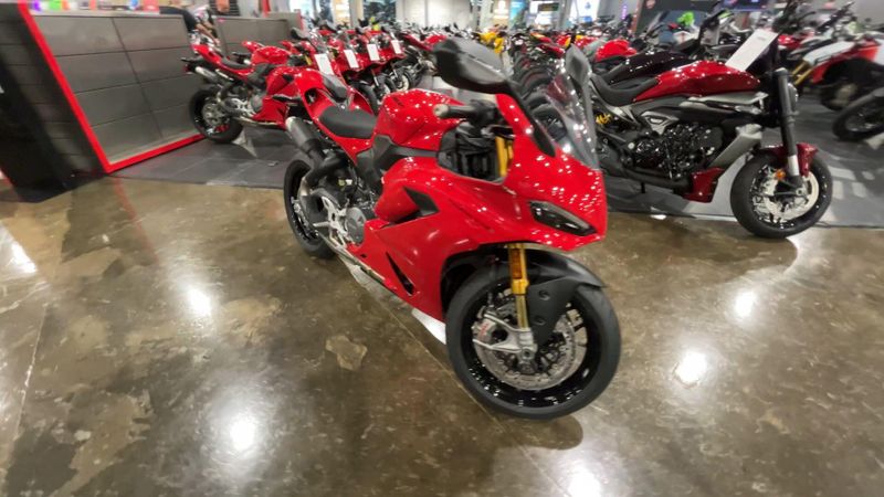 New 2026 Ducati PANIGALE V2 S Image 2