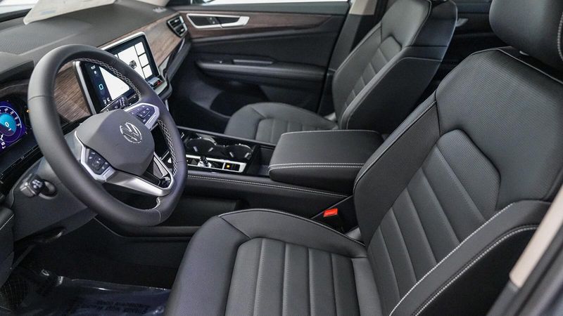 New 2025 Volkswagen Atlas 2.0T SELImage 18