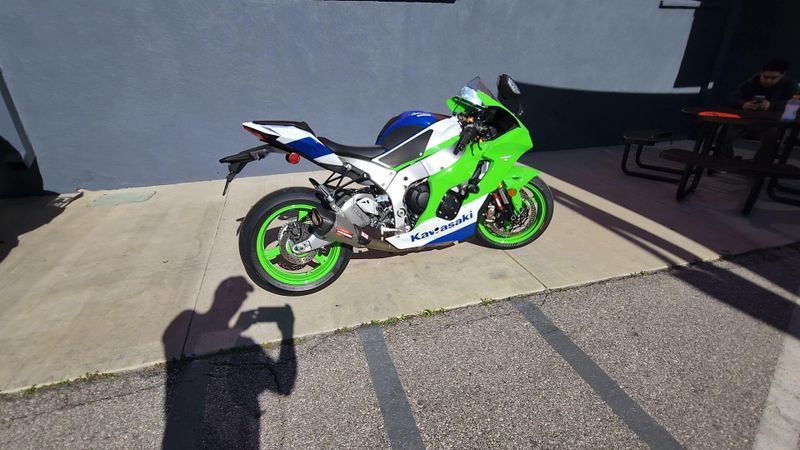 Used 2024 Kawasaki NINJA ZX-10R ABS 40th ANNIVERSARY Image 4
