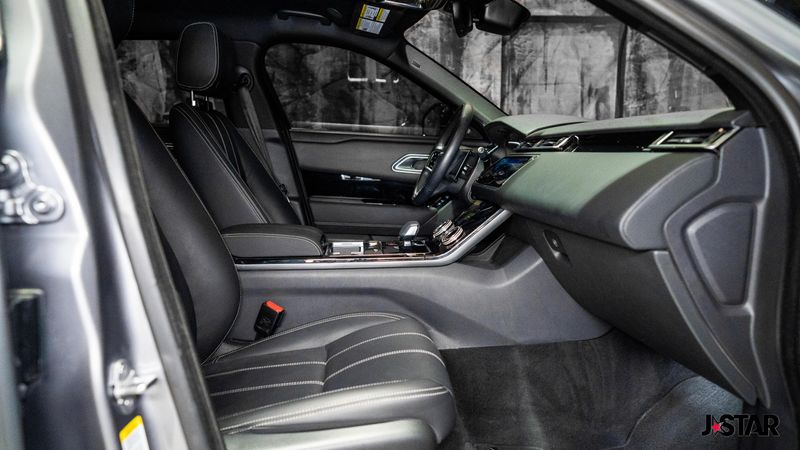 2023 Land Rover Range Rover Velar R-Dynamic S photo 11