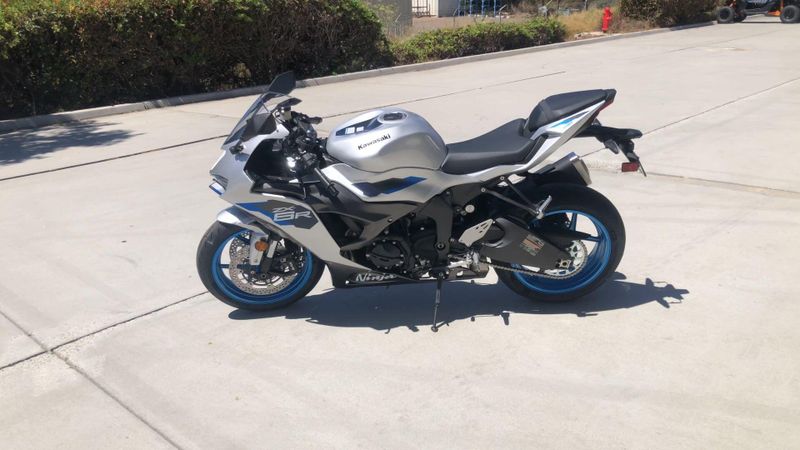 New 2027 Kawasaki NINJA ZX-6R Image 2