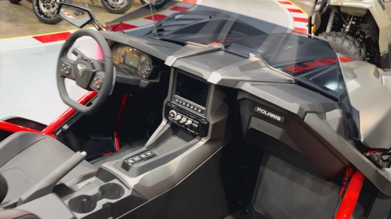 New 2024 Polaris SLINGSHOT R AUTODRIVE Image 4