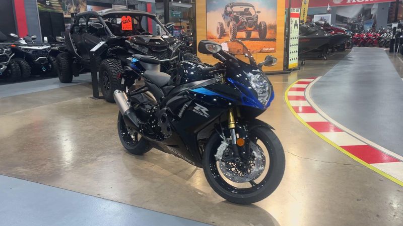New 2027 Suzuki GSX-R750 Image 2