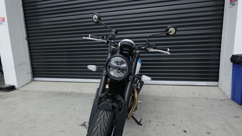New 2025 Triumph Speed Twin 900 Base 