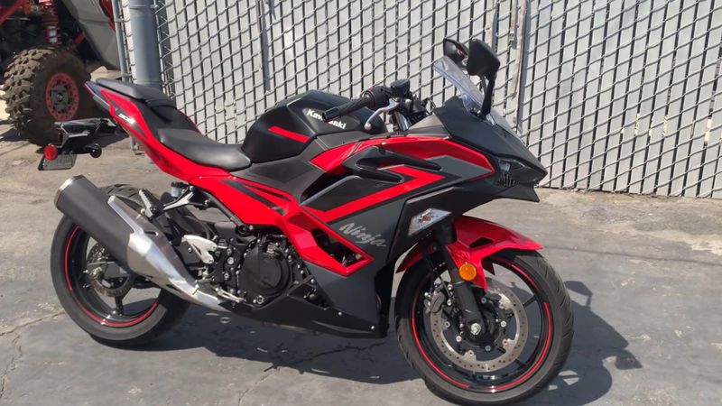 Used 2025 Kawasaki Ninja 500 ABS Image 6