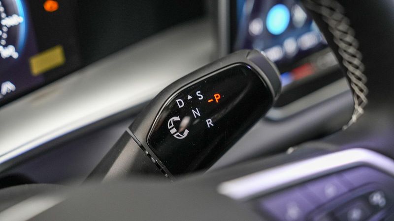 New 2025 Volkswagen Tiguan 2.0T SEImage 20