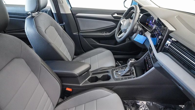 New 2025 Volkswagen Jetta 1.5T SEImage 17