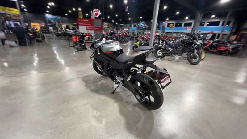 2025 CFMOTO 450SS Image 6