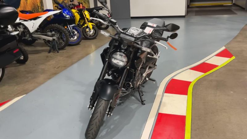 Used 2025 Honda CB300R ABS Image 8