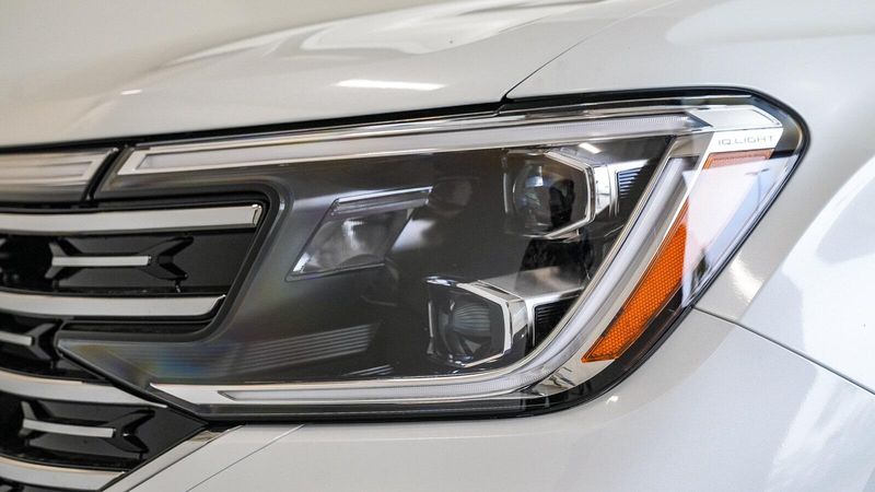 New 2025 Volkswagen Atlas 2.0T SELImage 7