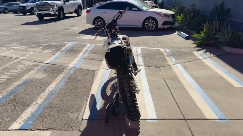 New 2025 Husqvarna FC 450 FACTORY EDITION Image 3