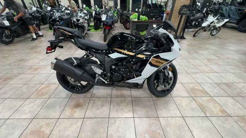 New 2026 Kawasaki NINJA ZX-6R ABS Image 5