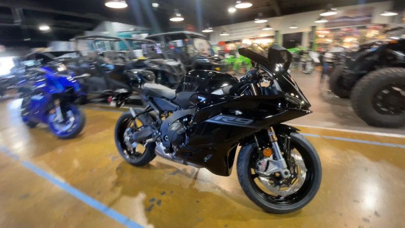 New 2027 Yamaha YZF-R9 Image 2
