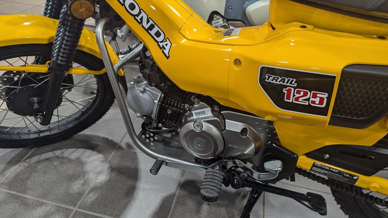 2024 Honda TRAIL 125 TURMERIC YELLOWImage 3