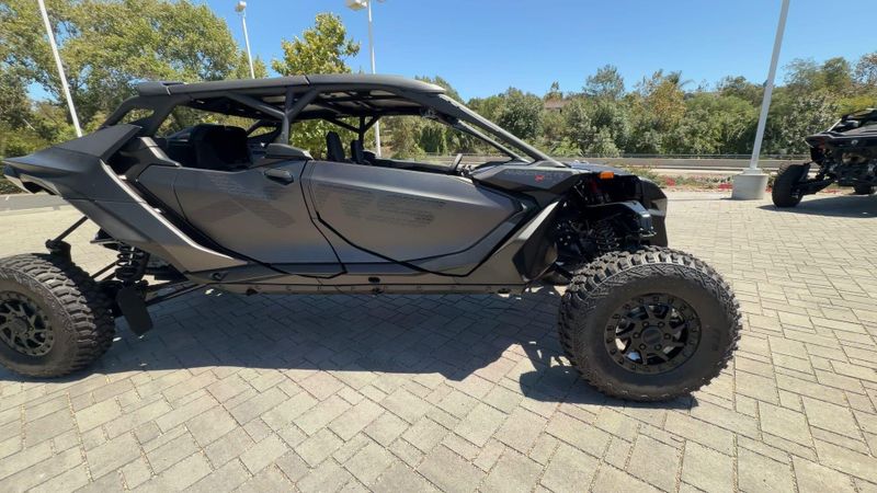 New 2026 Can-Am MAVERICK R MAX X RS 999T DCT Image 2