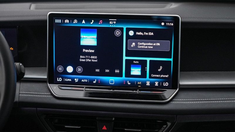 New 2025 Volkswagen Tiguan 2.0T SEImage 15