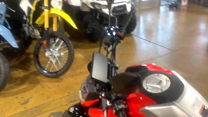 New 2025 CFMOTO 300NK Image 5