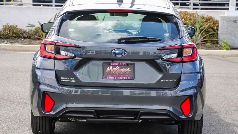 New 2025 Subaru Impreza BaseImage 3