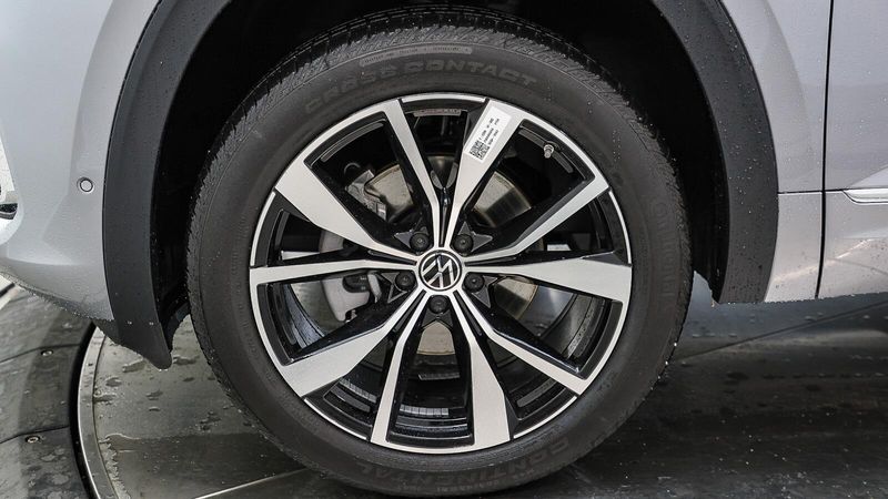 2025 Volkswagen Atlas 2.0T SEL Premium R-LineImage 10