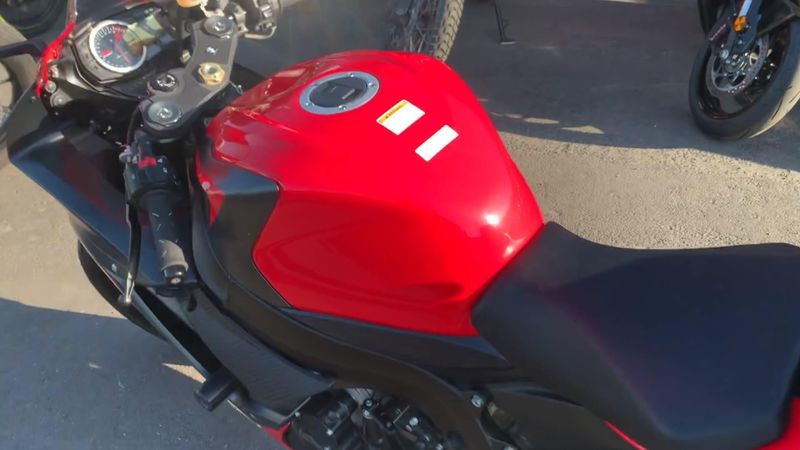 Used 2016 Suzuki GSX-R600L6 CA Image 4