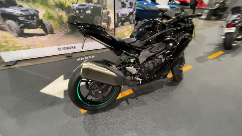 Used 2024 Kawasaki NINJA ZX-4RR Image 8