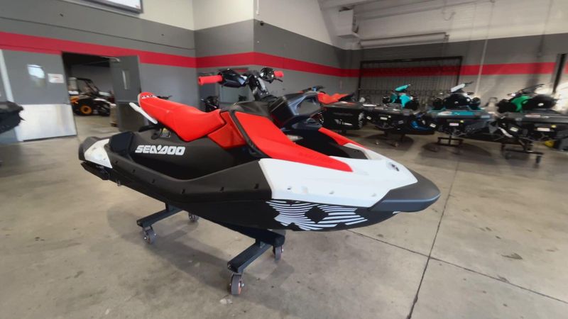 New 2026 Sea-Doo SPARK FOR 3 90 TRIXX (SOUND SYSTEM) Image 2