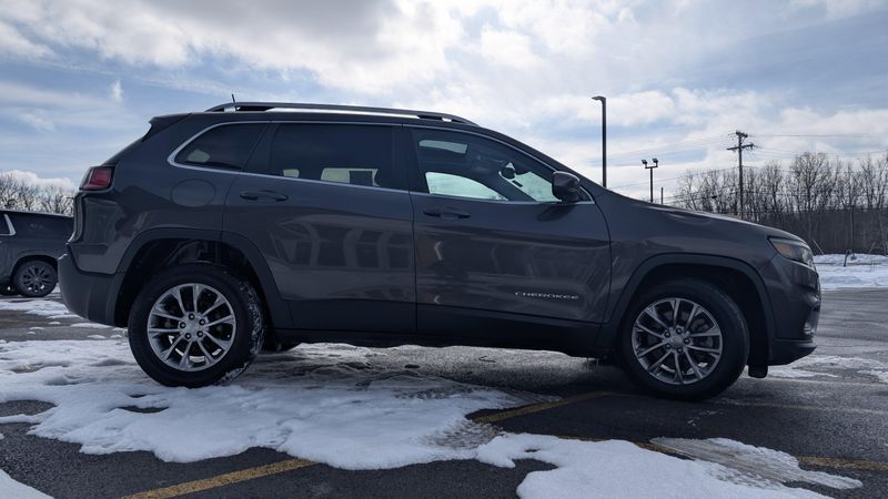 Used 2021 Jeep Cherokee Latitude PlusImage 4
