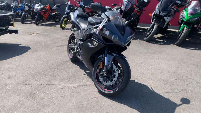 Used 2007 Yamaha YZF-R1 CA Image 3