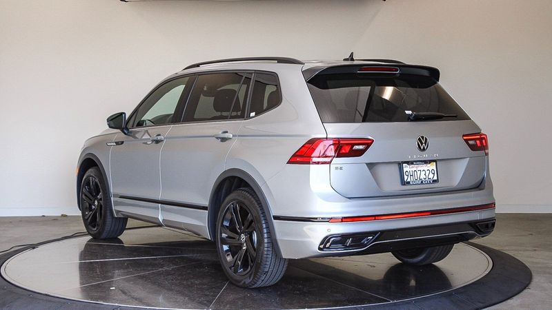 2023 Volkswagen Tiguan 2.0T SE R-Line BlackImage 2